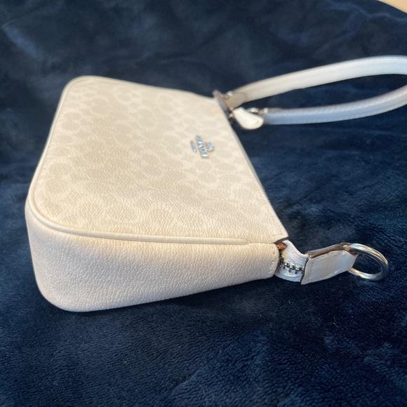 NWOT Coach Nolita 19 Signature Canvas Wristlet Glacier White Silver Hardware - Picture 7 of 12